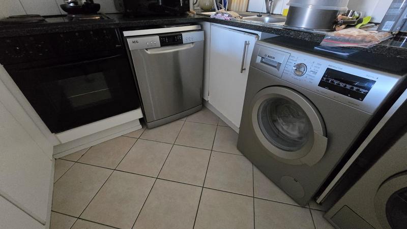 2 Bedroom Property for Sale in Somerset West Western Cape